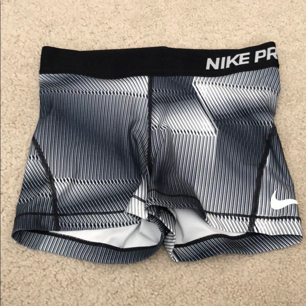 nike pro compression shorts size small